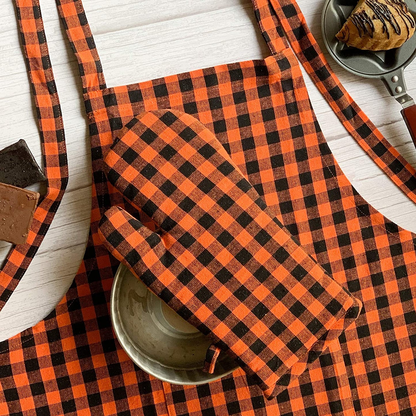 Orange gingham apron with mitten