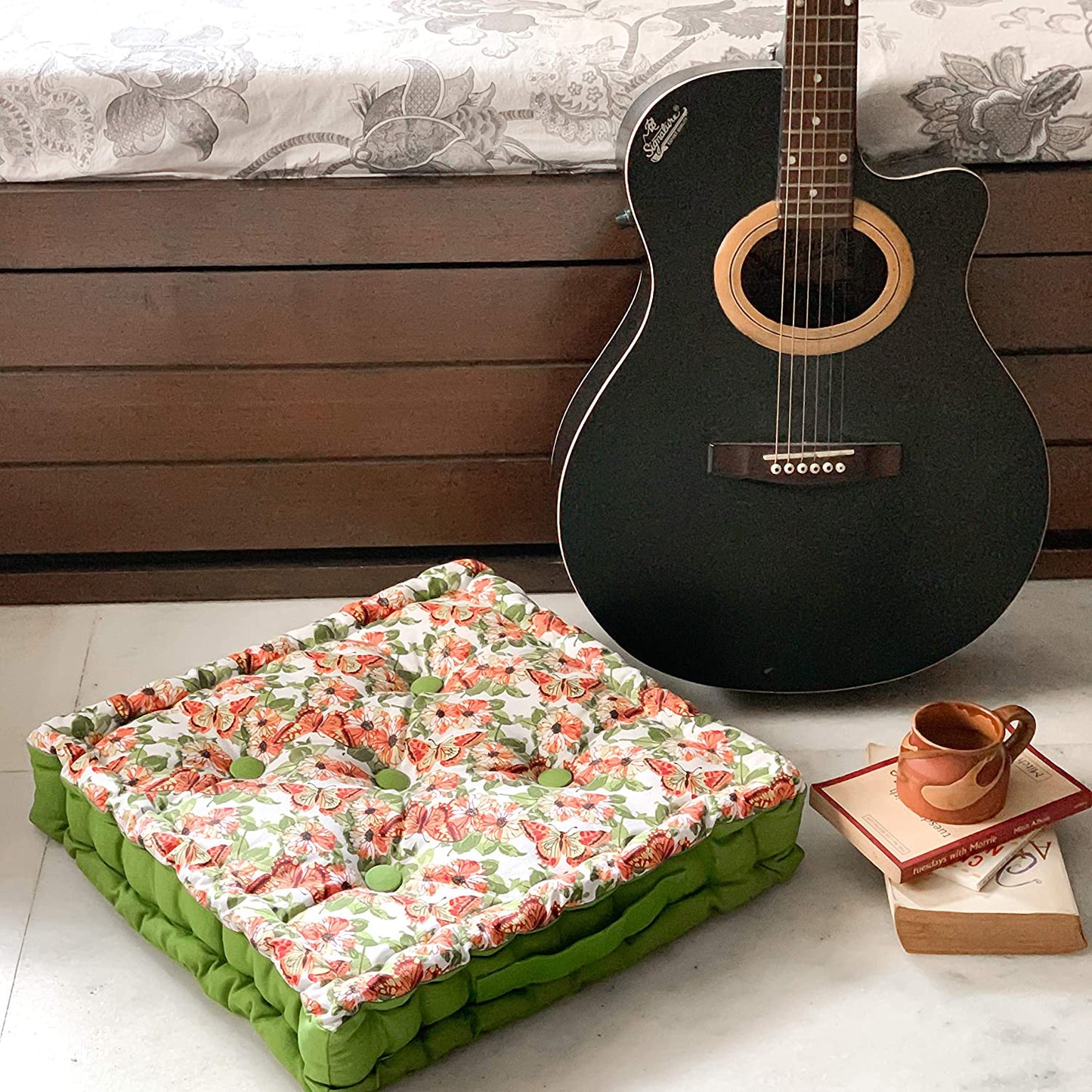 Floriated box cushion