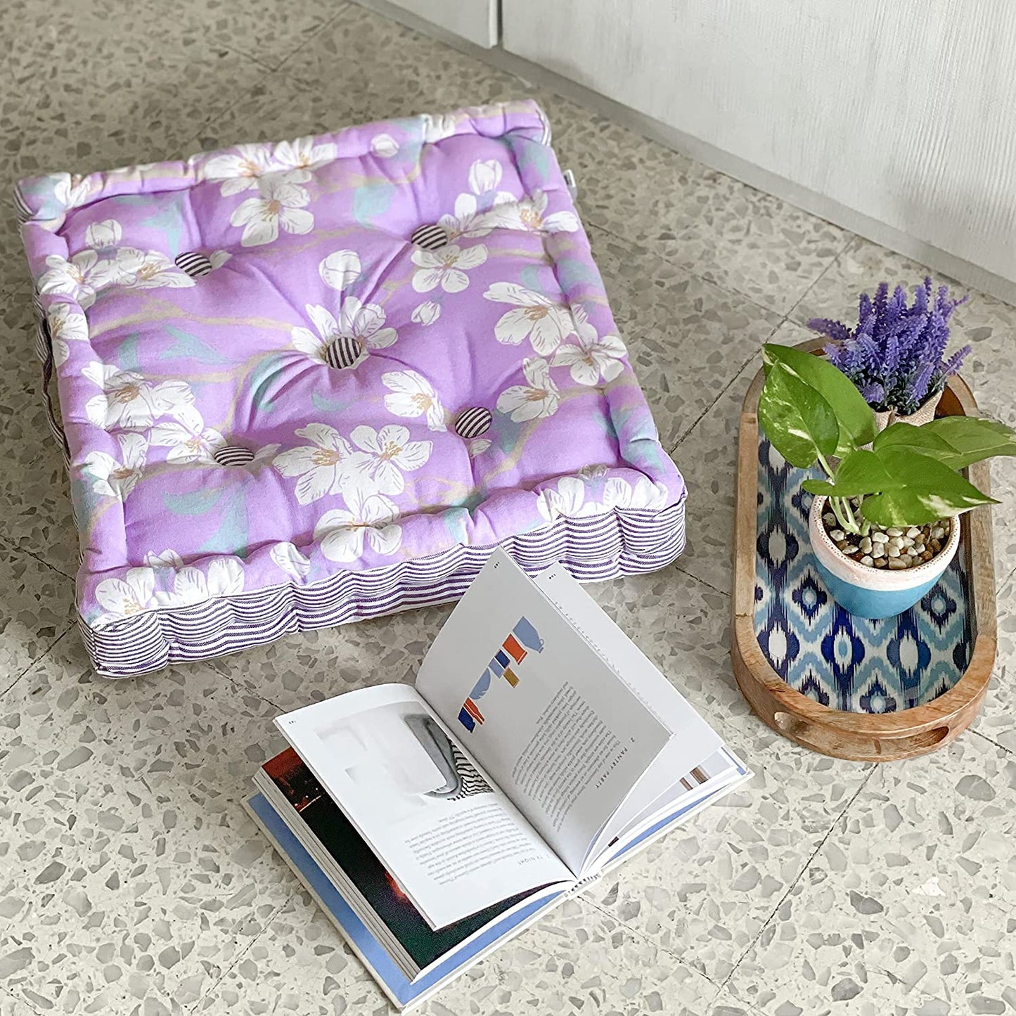 Lilac blossom box cushion