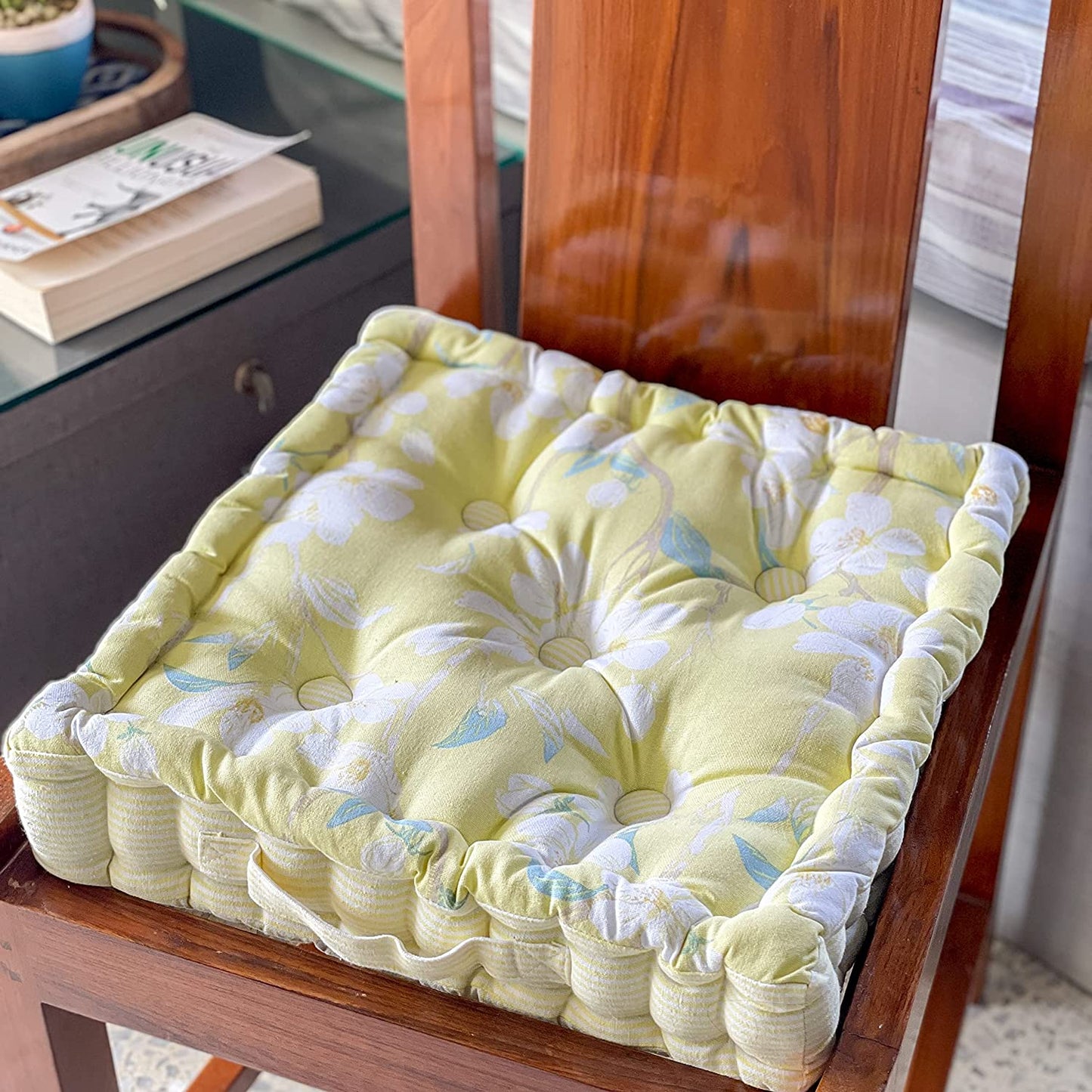 Yellow blossom box cushion