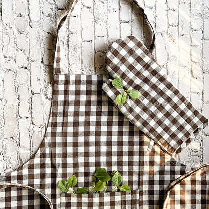 Black&white gingham apron with mitten