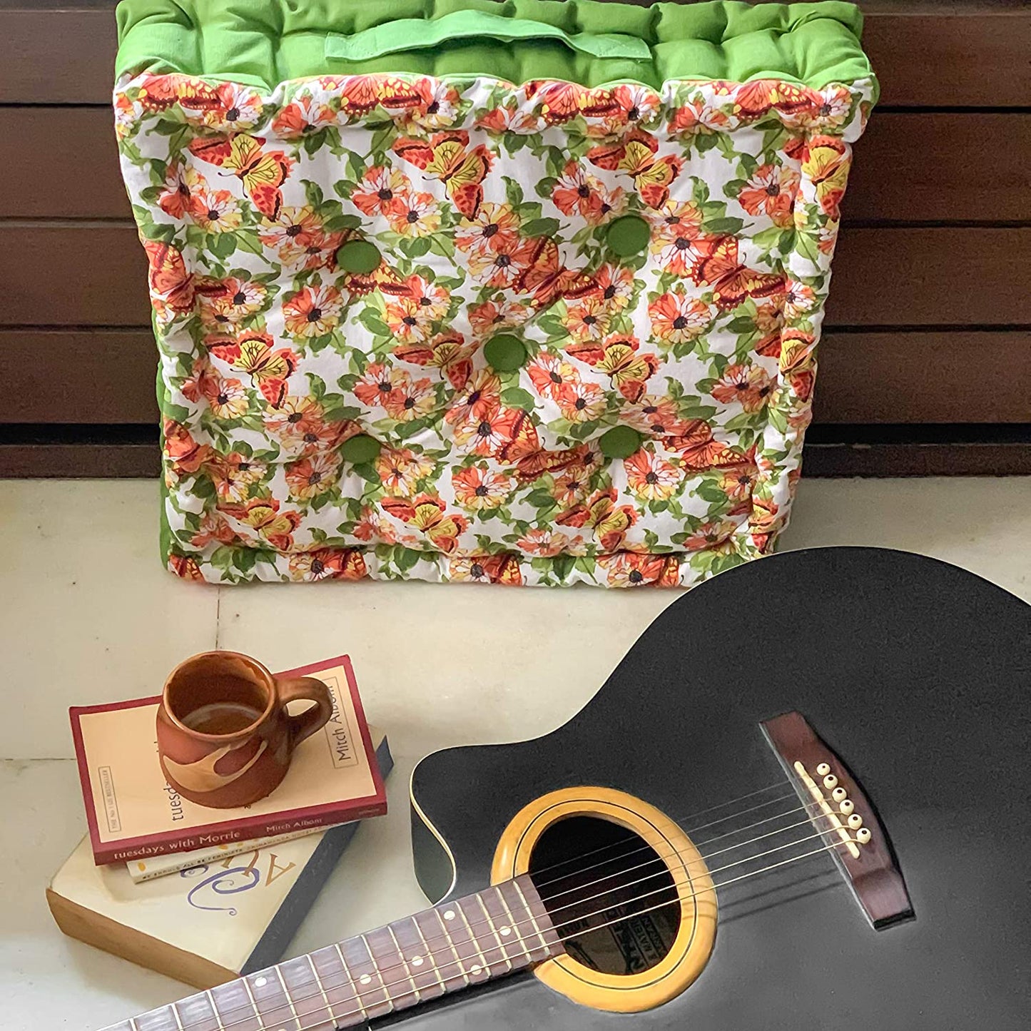 Floriated box cushion