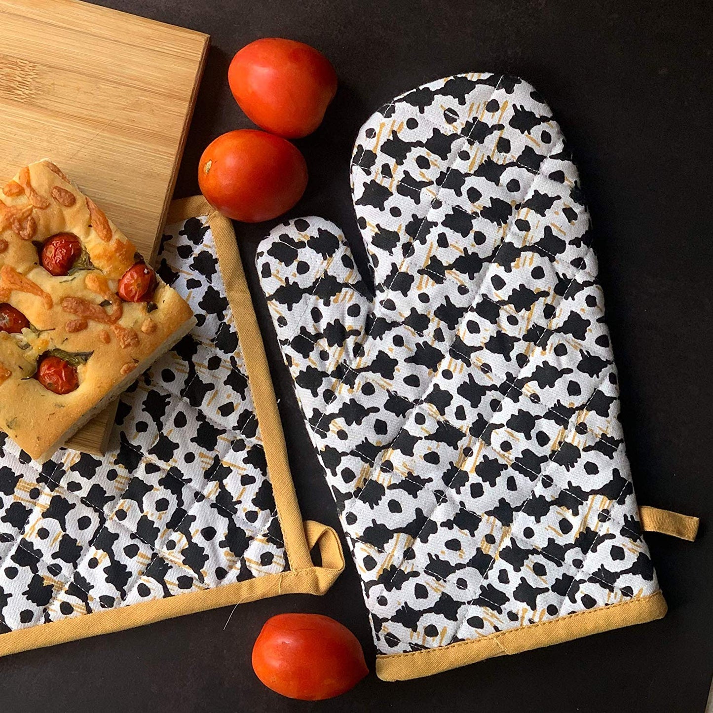 Close ring mitten with pot holder