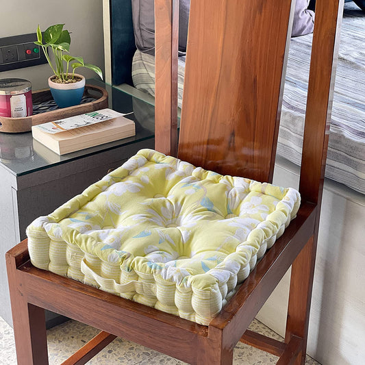 Yellow blossom box cushion